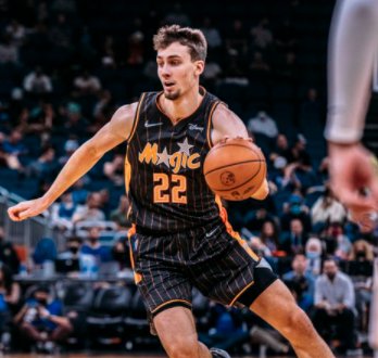 边路回防的 边路回防的